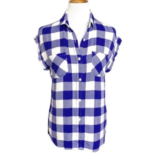 📌 Rails Blue & White Plaid Sleeveless Button Up Top - Picture 2 of 6